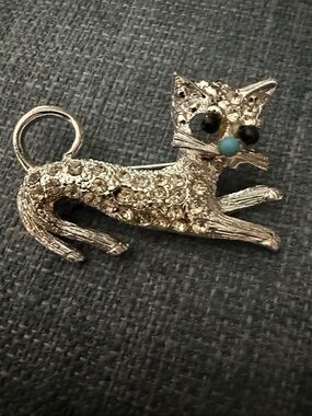 Vintage Cat Brooch Pin Clear Rhinestones Turquoise Blue Nose